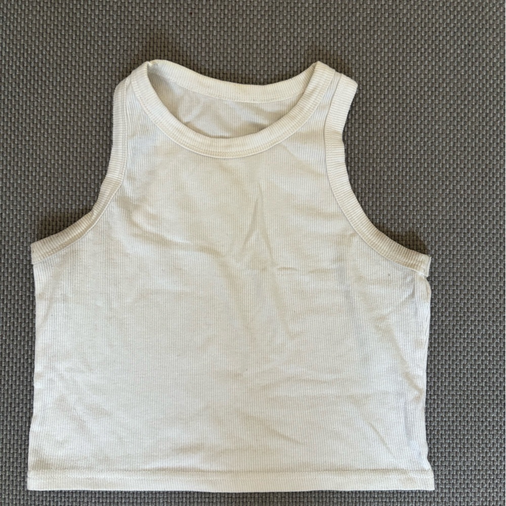 White basics crop top